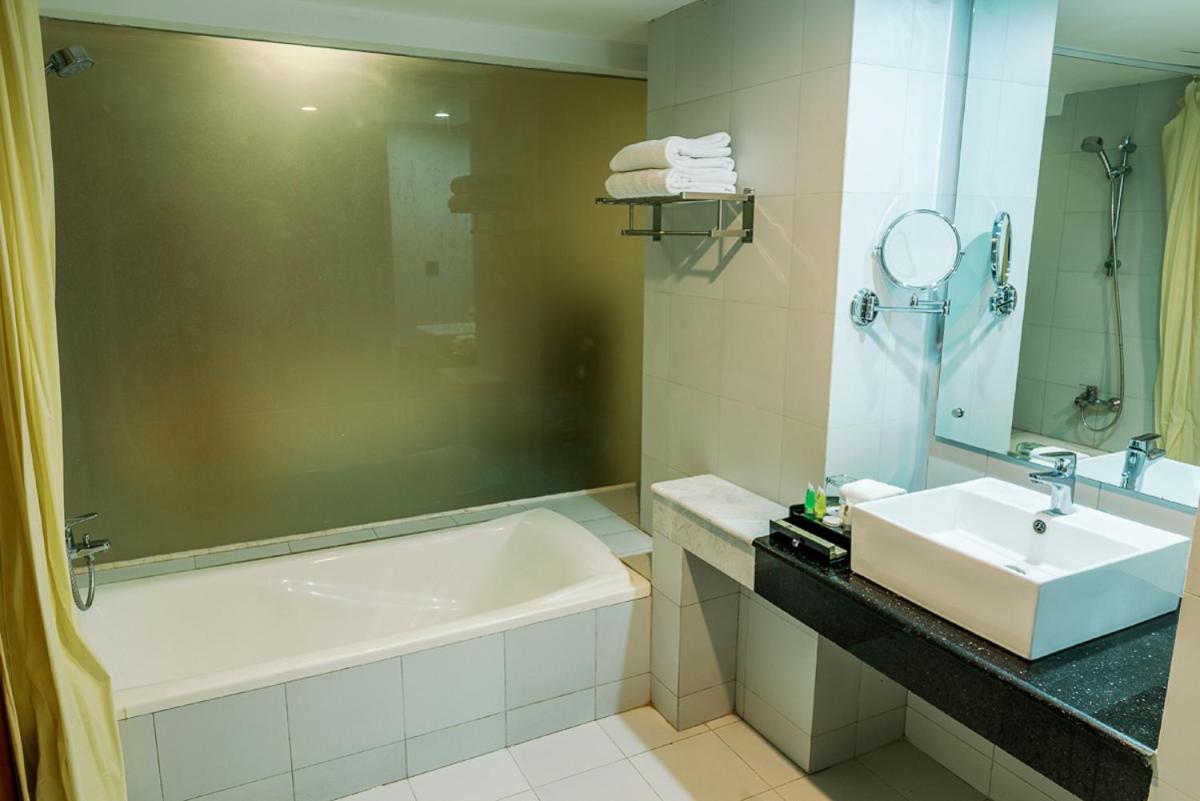 Best Western Heritage 库克斯巴扎 外观 照片